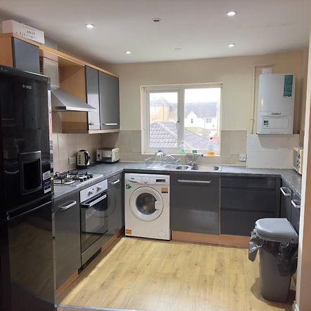 Lovely 2 Bedroom Family Holiday Home Thamesmead  Εξωτερικό φωτογραφία