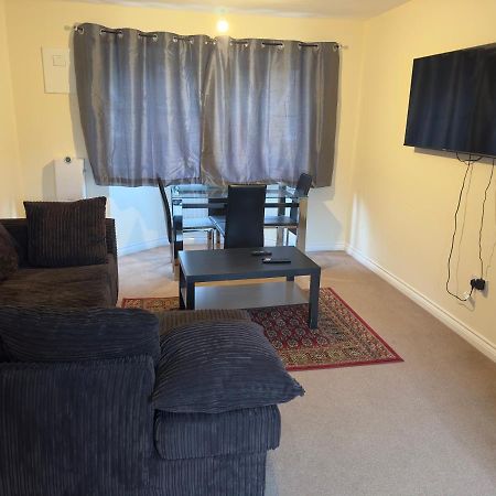 Lovely 2 Bedroom Family Holiday Home Thamesmead  Εξωτερικό φωτογραφία
