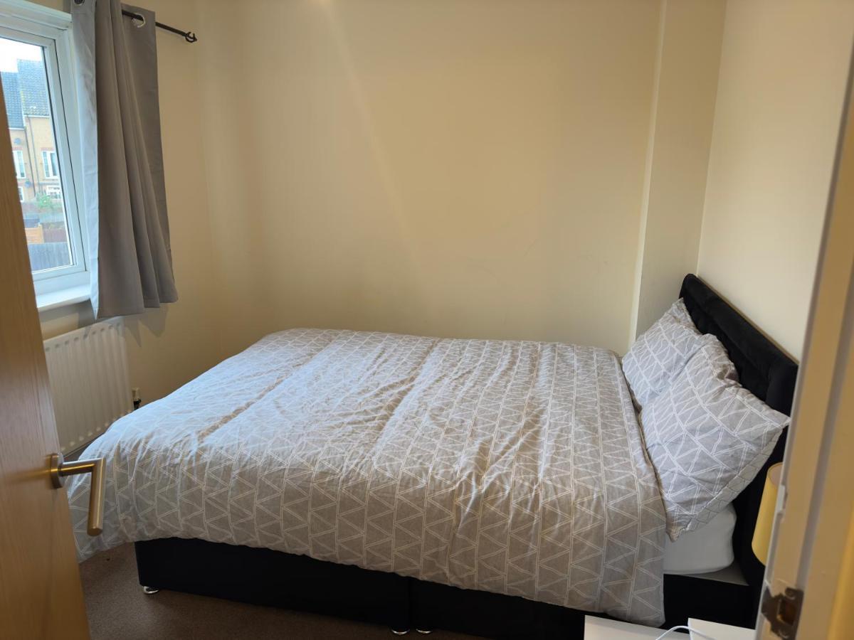 Lovely 2 Bedroom Family Holiday Home Thamesmead  Εξωτερικό φωτογραφία