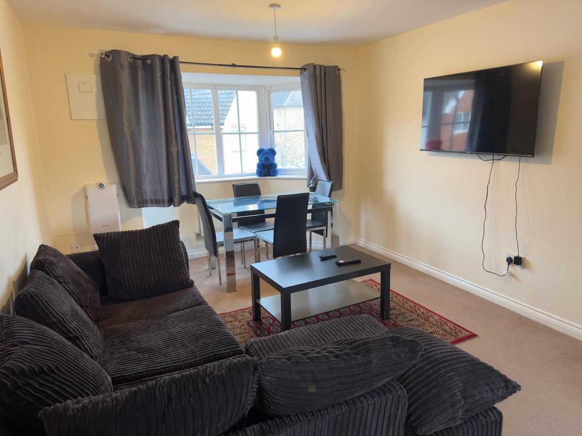 Lovely 2 Bedroom Family Holiday Home Thamesmead  Εξωτερικό φωτογραφία