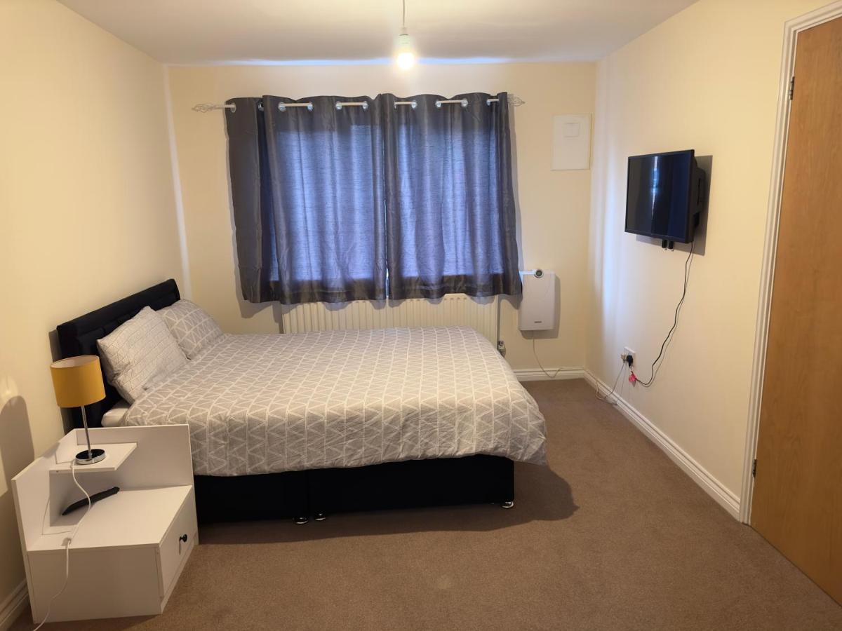 Lovely 2 Bedroom Family Holiday Home Thamesmead  Εξωτερικό φωτογραφία