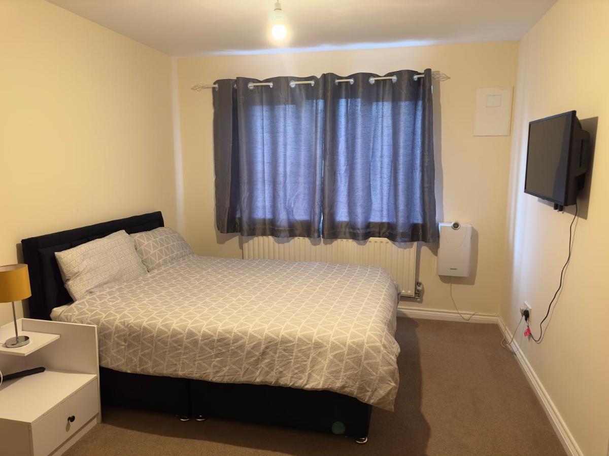 Lovely 2 Bedroom Family Holiday Home Thamesmead  Εξωτερικό φωτογραφία