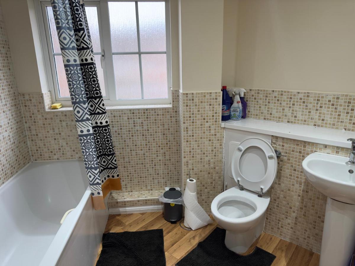 Lovely 2 Bedroom Family Holiday Home Thamesmead  Εξωτερικό φωτογραφία