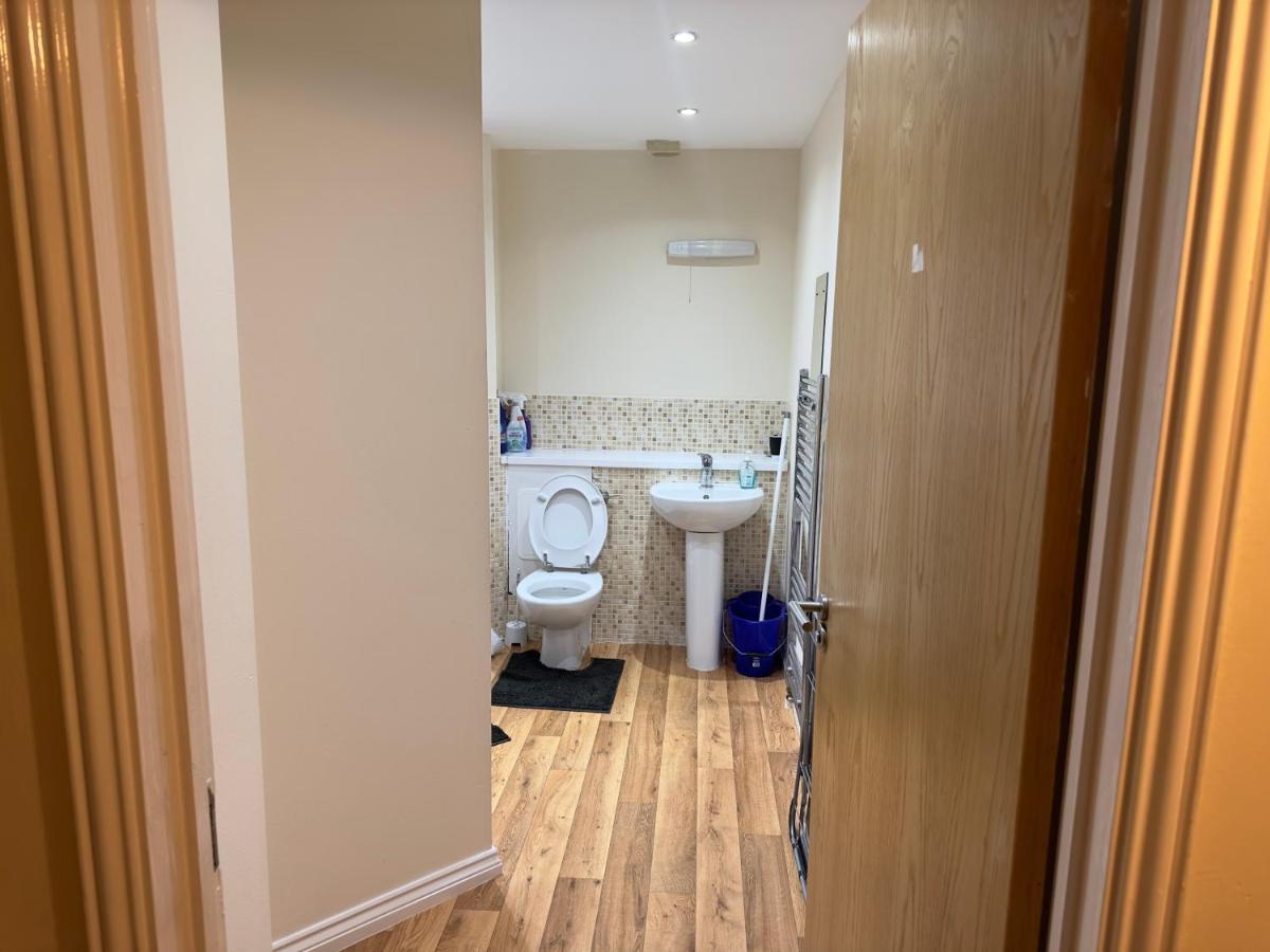 Lovely 2 Bedroom Family Holiday Home Thamesmead  Εξωτερικό φωτογραφία