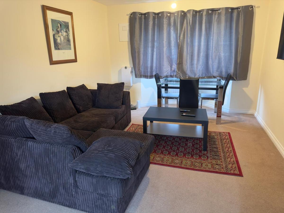 Lovely 2 Bedroom Family Holiday Home Thamesmead  Εξωτερικό φωτογραφία