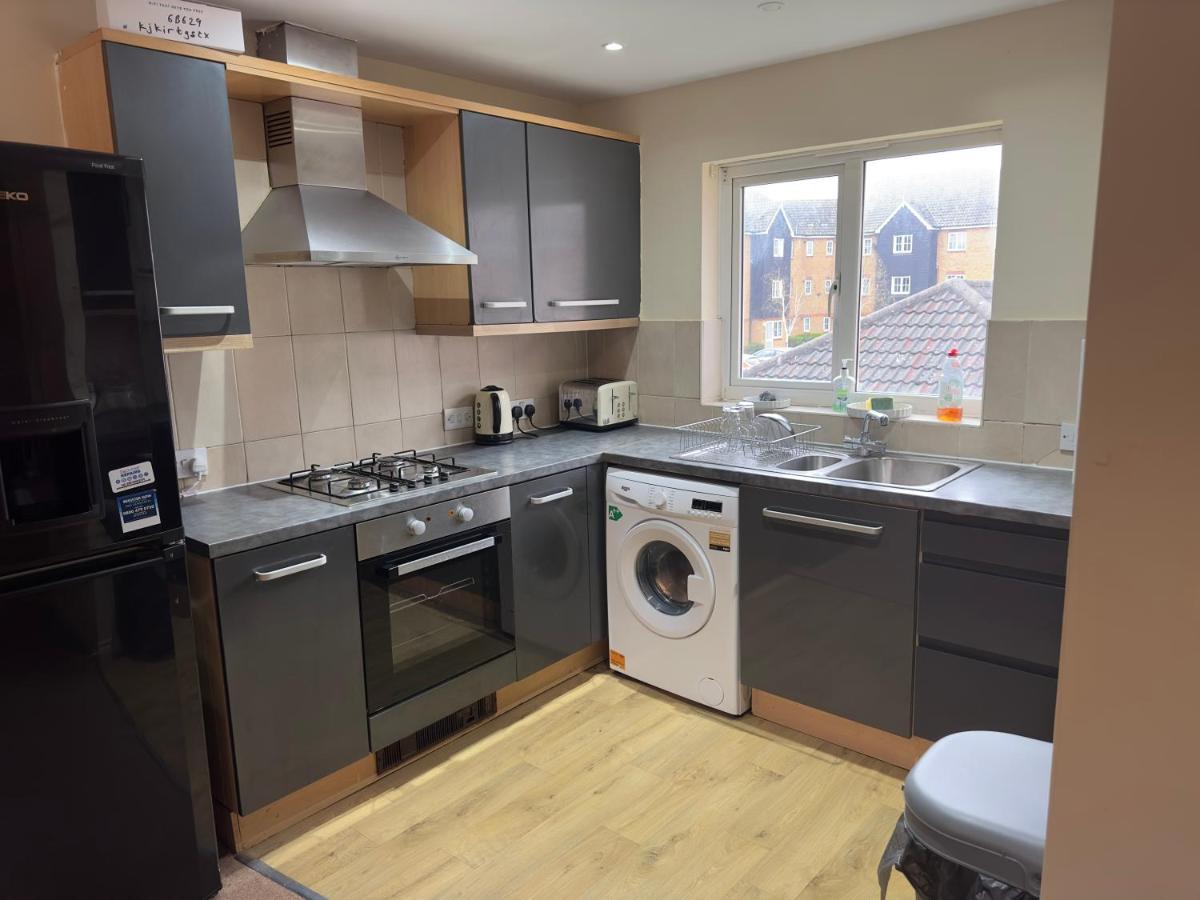 Lovely 2 Bedroom Family Holiday Home Thamesmead  Εξωτερικό φωτογραφία