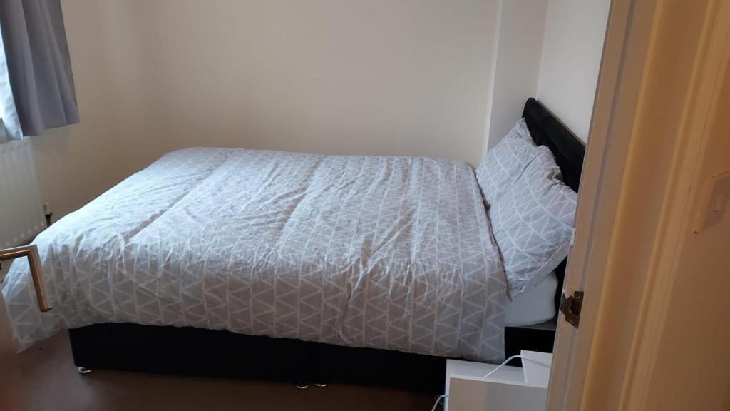 Lovely 2 Bedroom Family Holiday Home Thamesmead  Εξωτερικό φωτογραφία