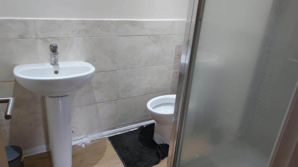 Lovely 2 Bedroom Family Holiday Home Thamesmead  Εξωτερικό φωτογραφία